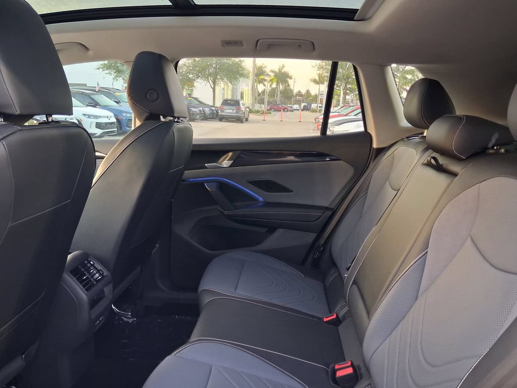 New 2026 Volkswagen Tiguan SE FWD image 5