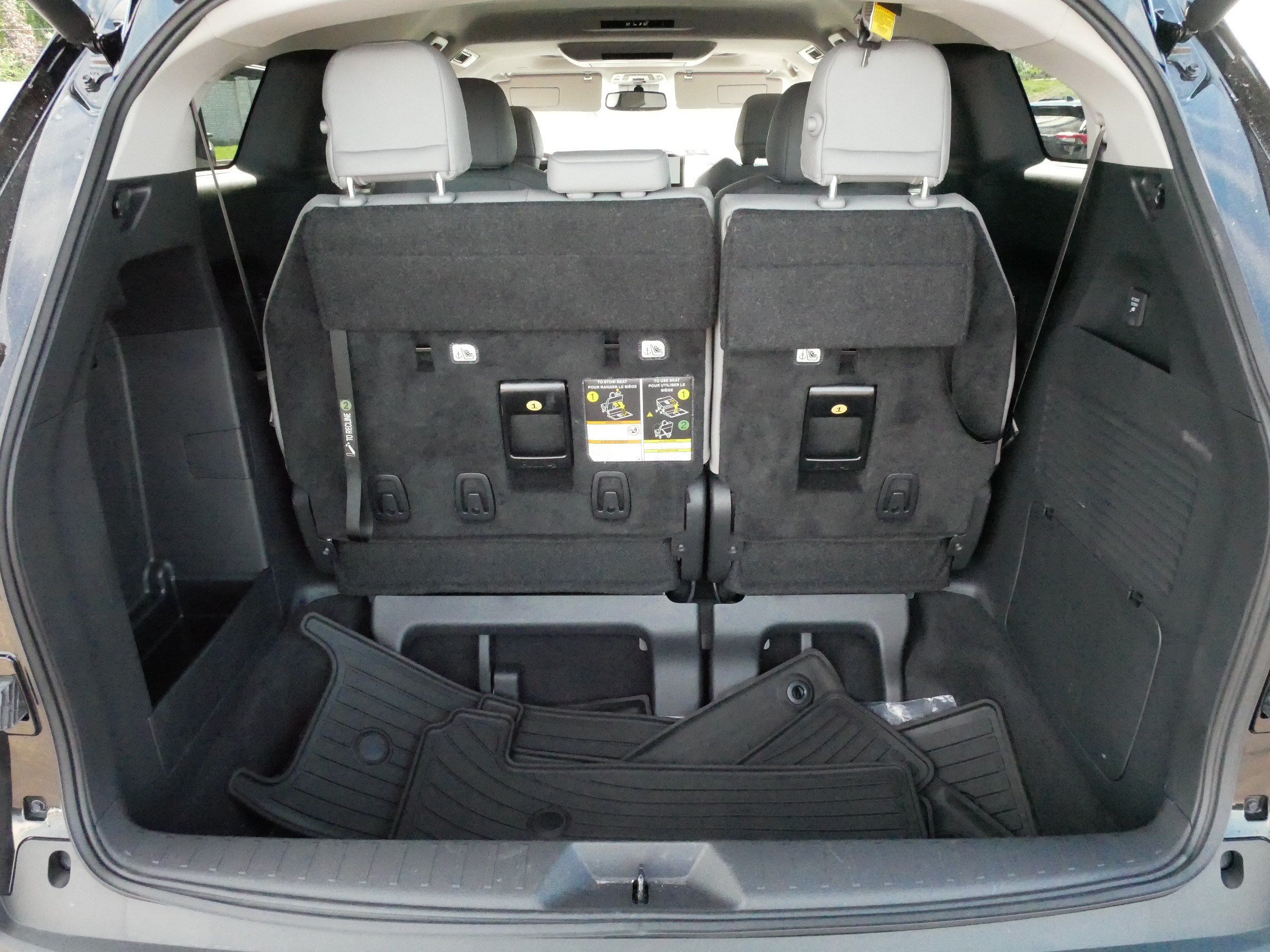 Used 2025 Toyota Sienna XLE w/ XLE Plus Package AWD/4WD image 18