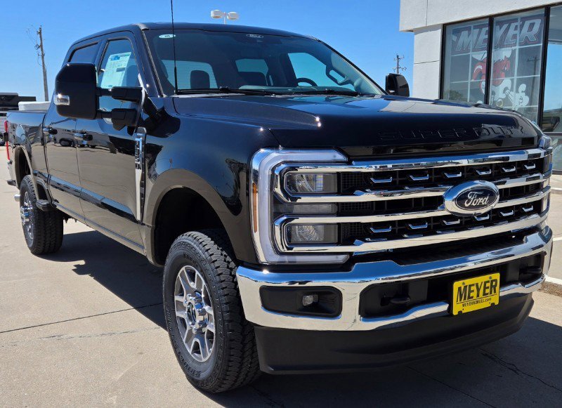 New 2025 Ford F350 Lariat image 2