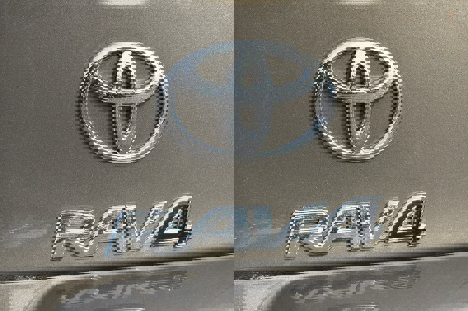 Used 2011 Toyota RAV4 4WD image 12