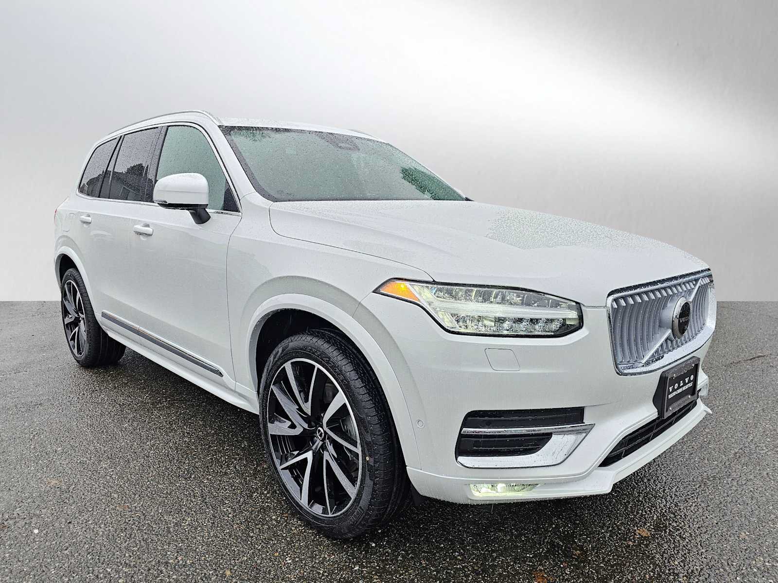 New 2025 Volvo XC90 B6 Plus w/ Protection Package Premier
