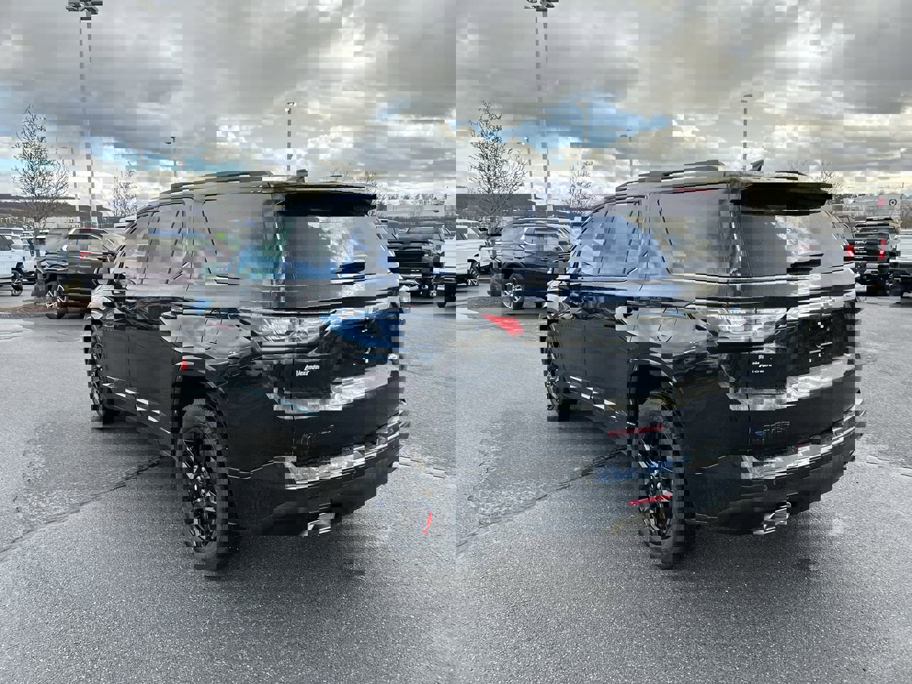 Used 2020 Chevrolet Traverse Premier w/ Redline Edition image 5