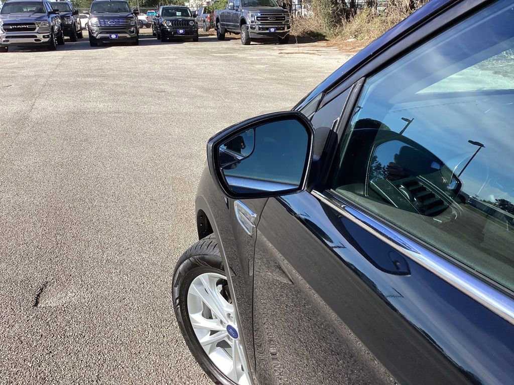 Used 2017 Ford Escape SE image 22