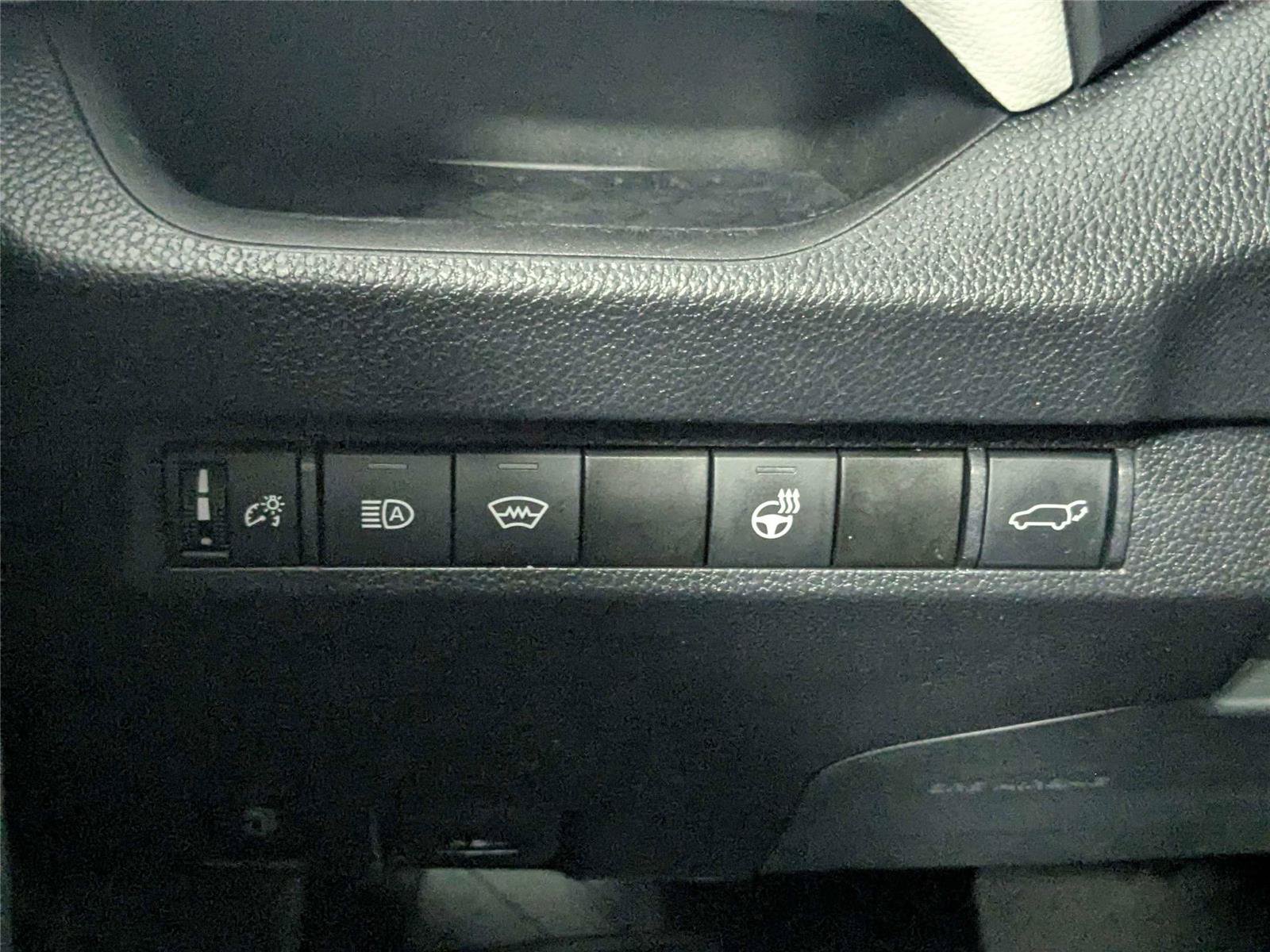 Certified 2023 Toyota RAV4 XLE Premium AWD/4WD image 17
