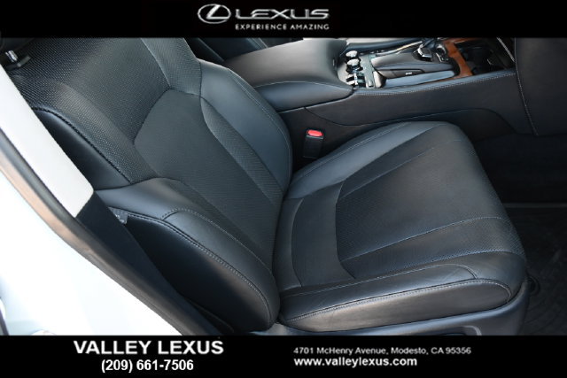 Used 2018 Lexus LX 570 4WD w/ Luxury Package image 17