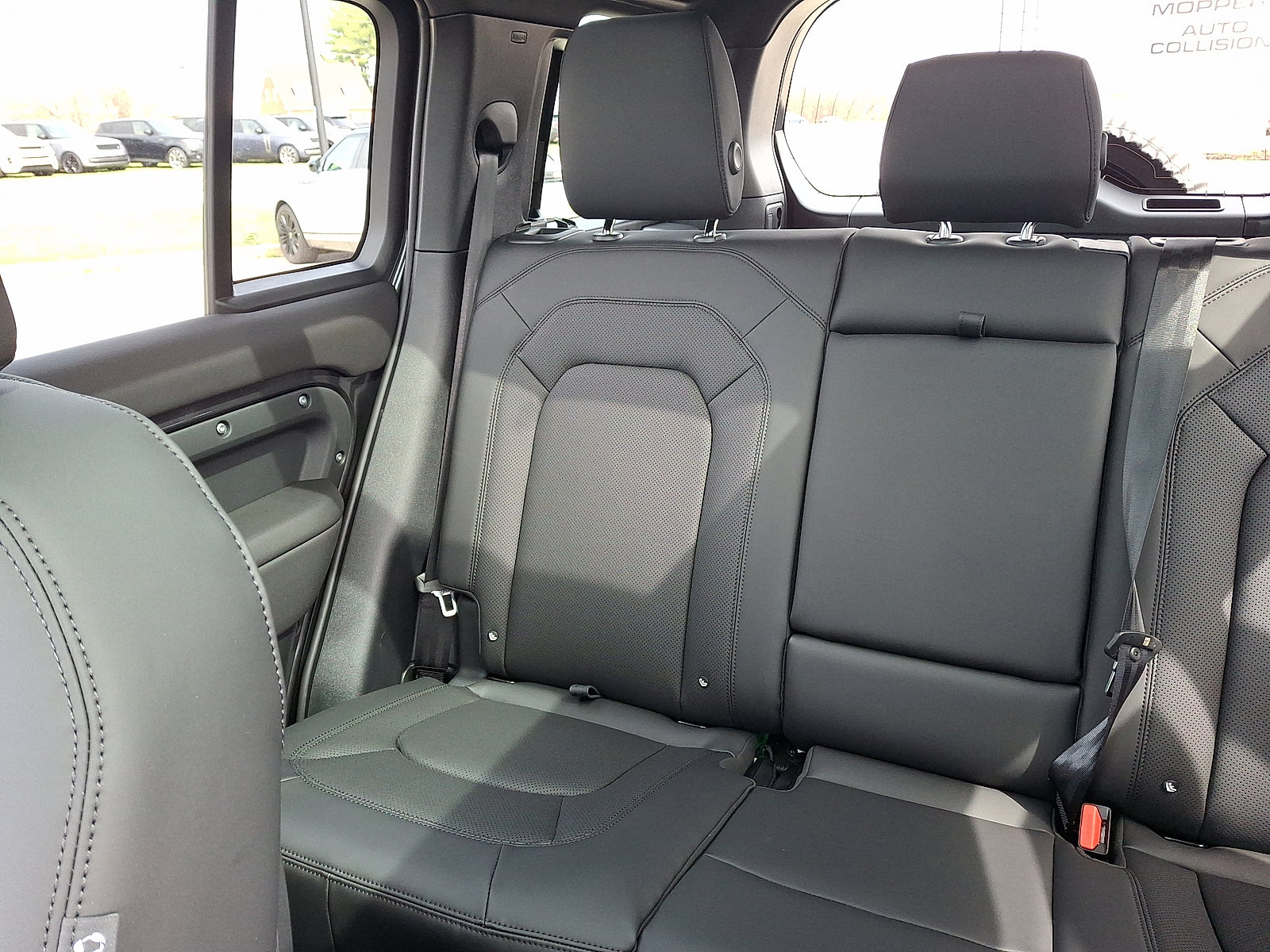 New 2026 Land Rover Defender 110 X-Dynamic SE AWD/4WD image 15