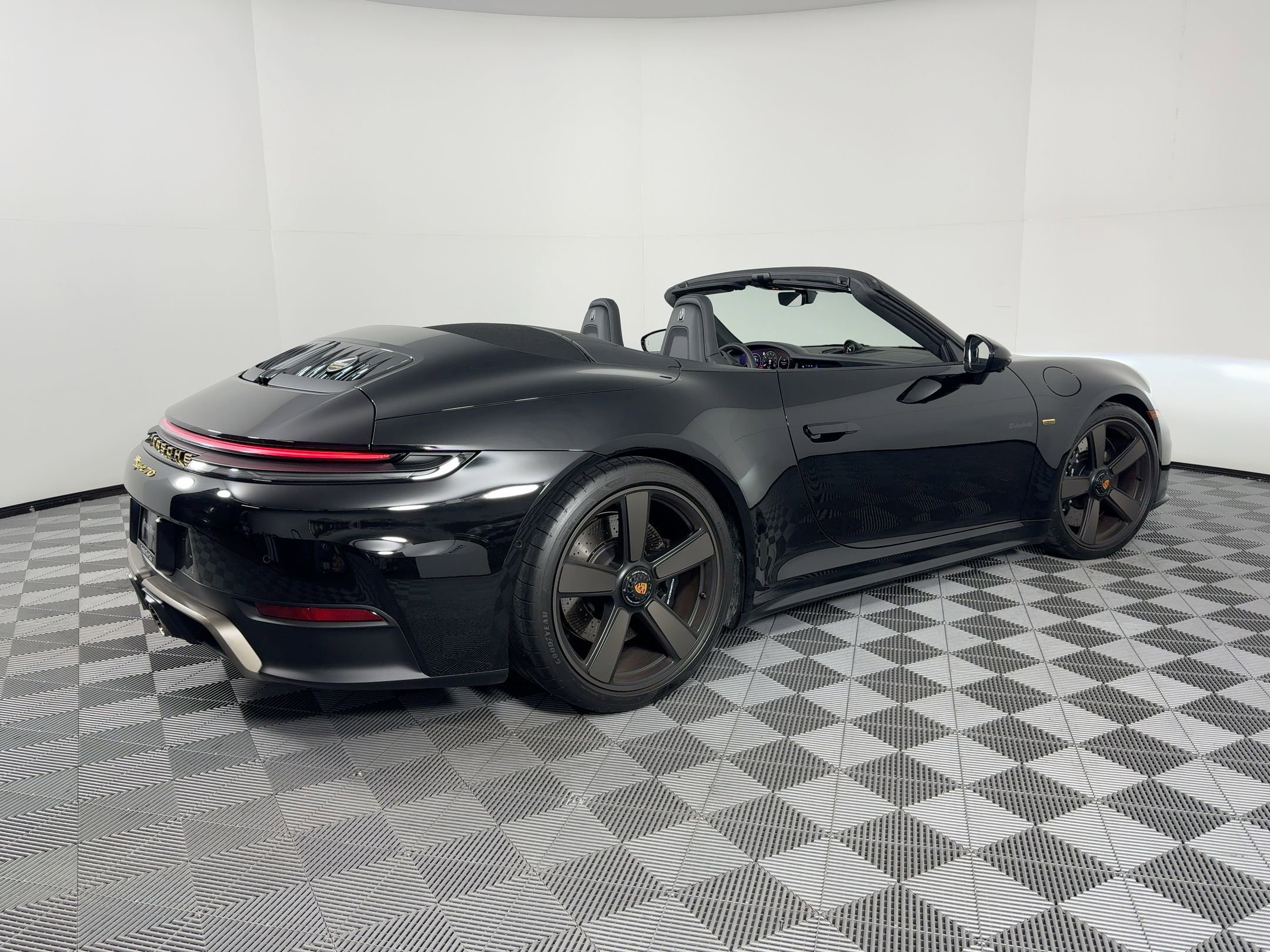 Used 2026 Porsche 911 GTS image 9