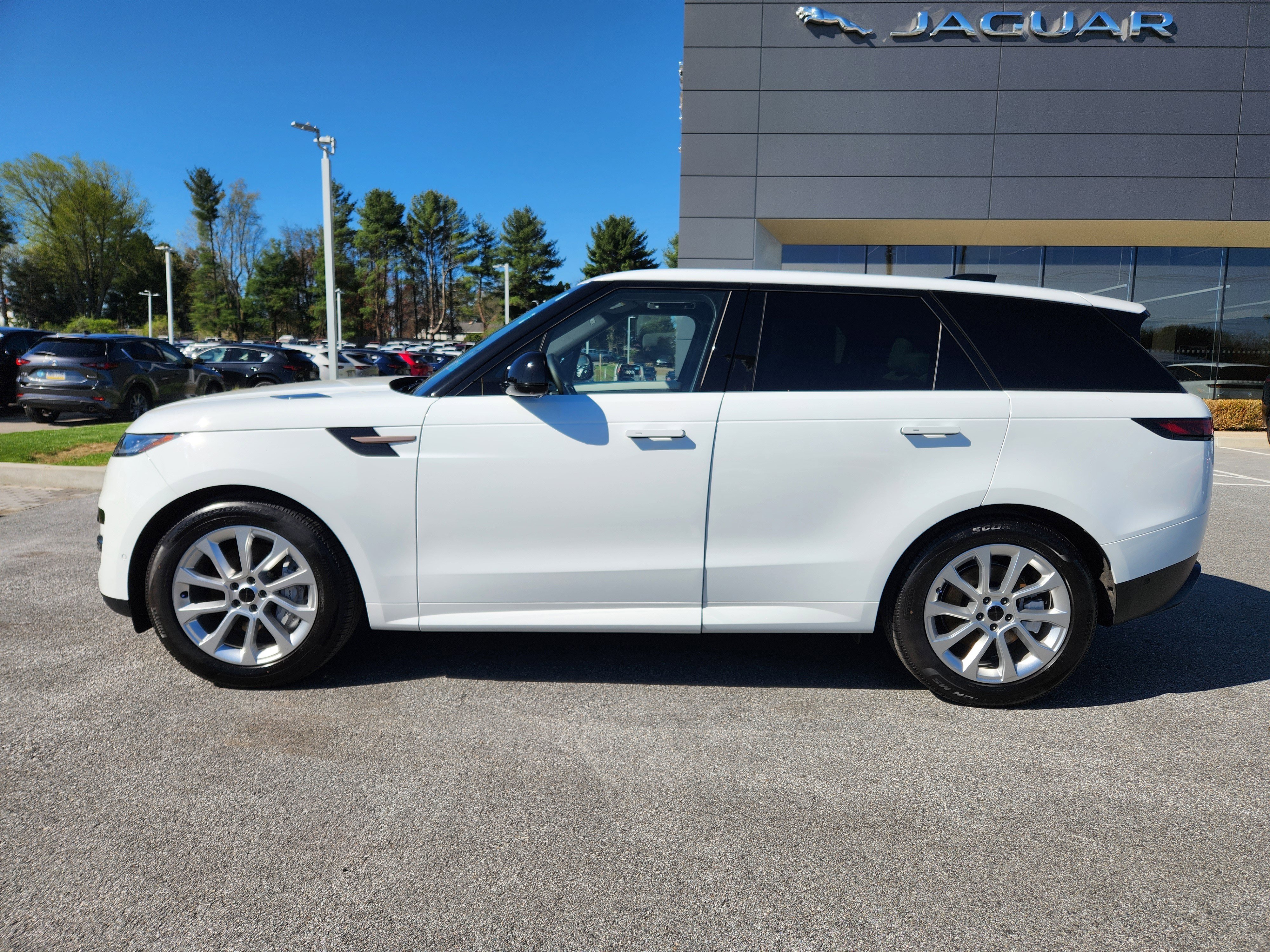Certified 2026 Land Rover Range Rover Sport SE image 5