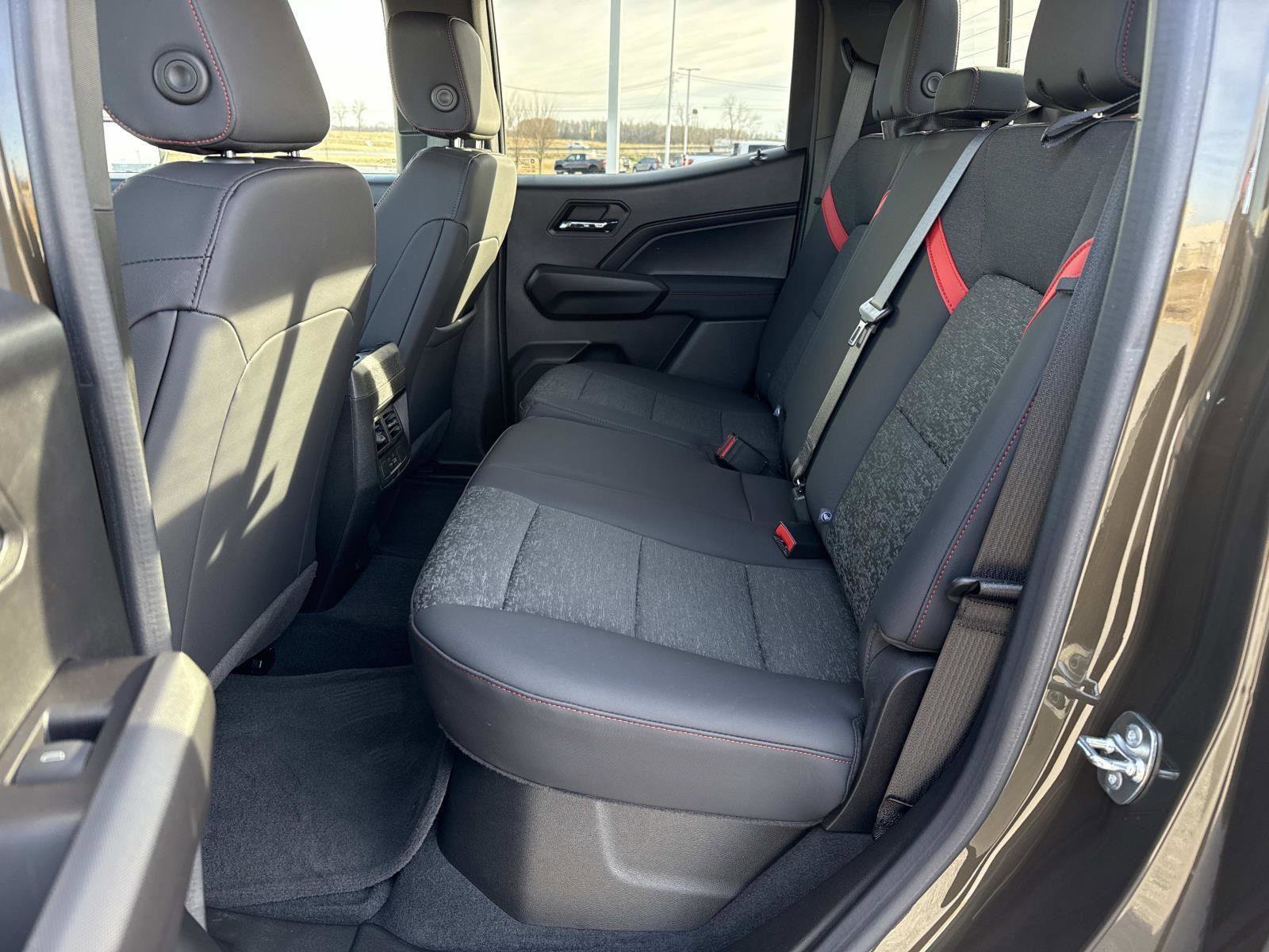 Used 2024 Chevrolet Colorado Z71 w/ Z71 Convenience Package 2 image 22