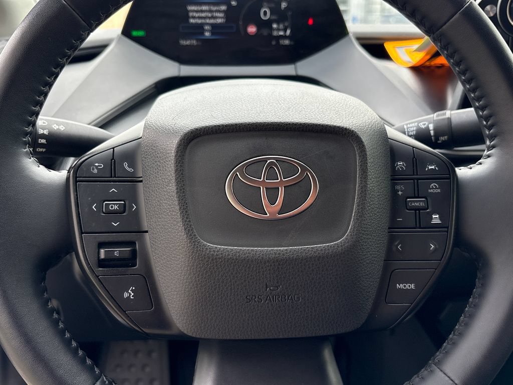 Used 2025 Toyota Prius LE FWD image 17