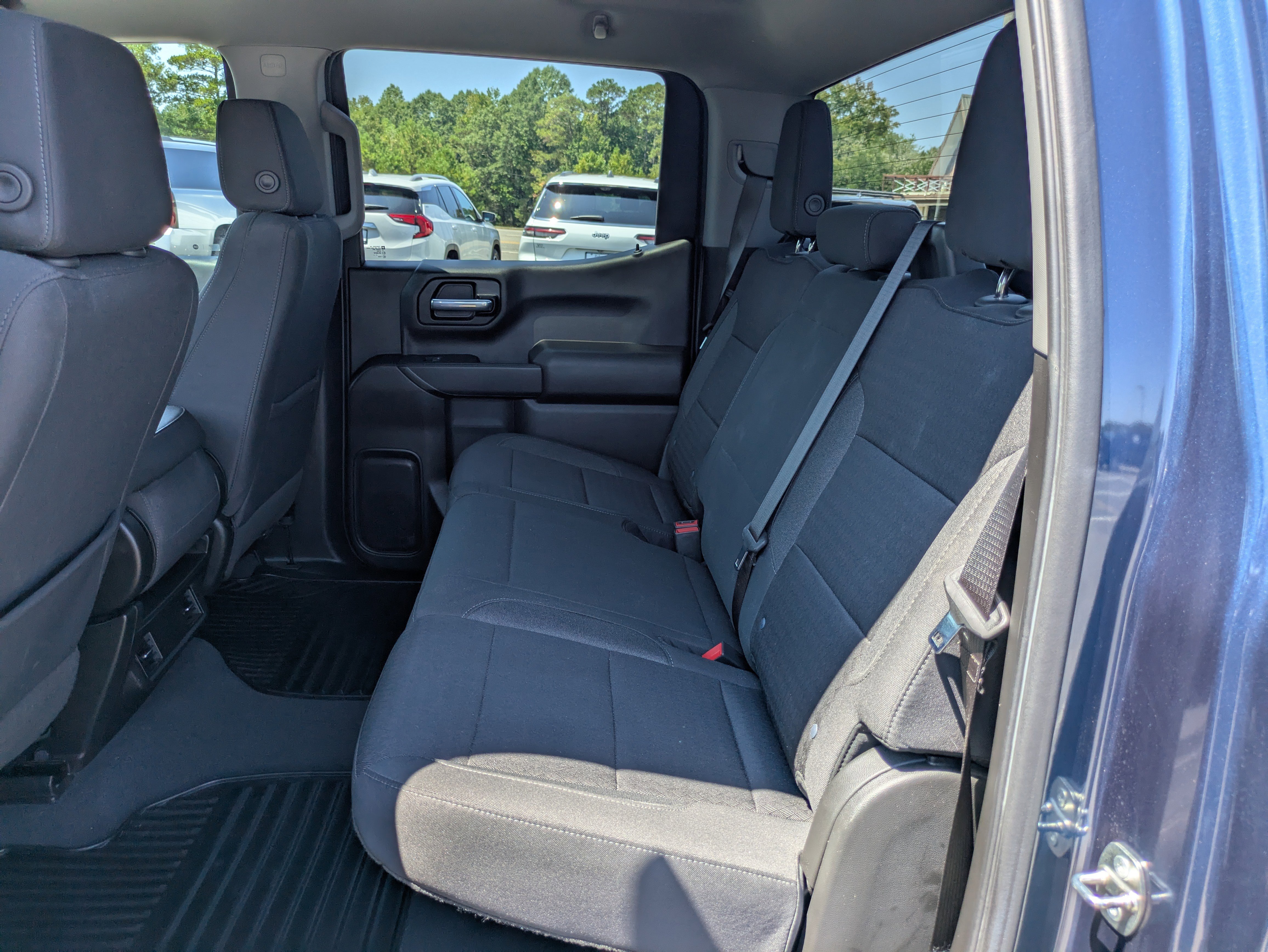 Used 2023 Chevrolet Silverado 1500 Custom image 14