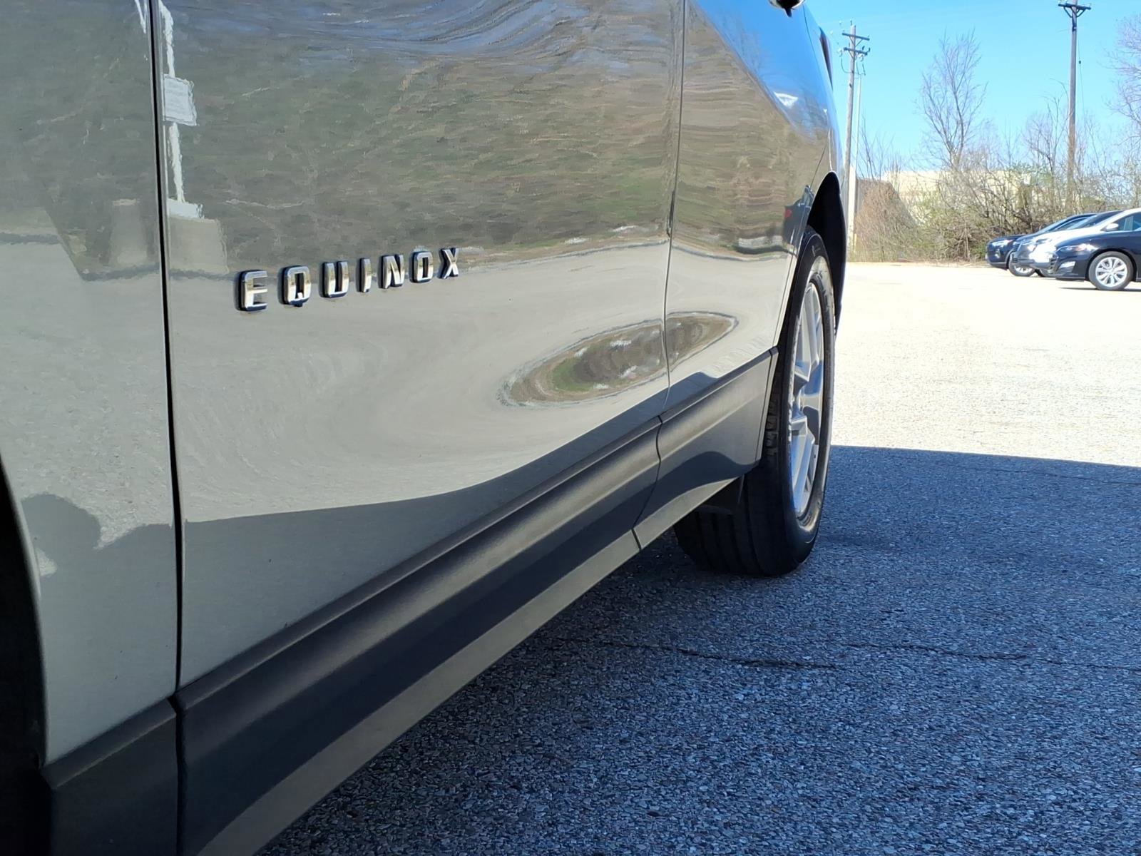 Used 2024 Chevrolet Equinox LT FWD image 34