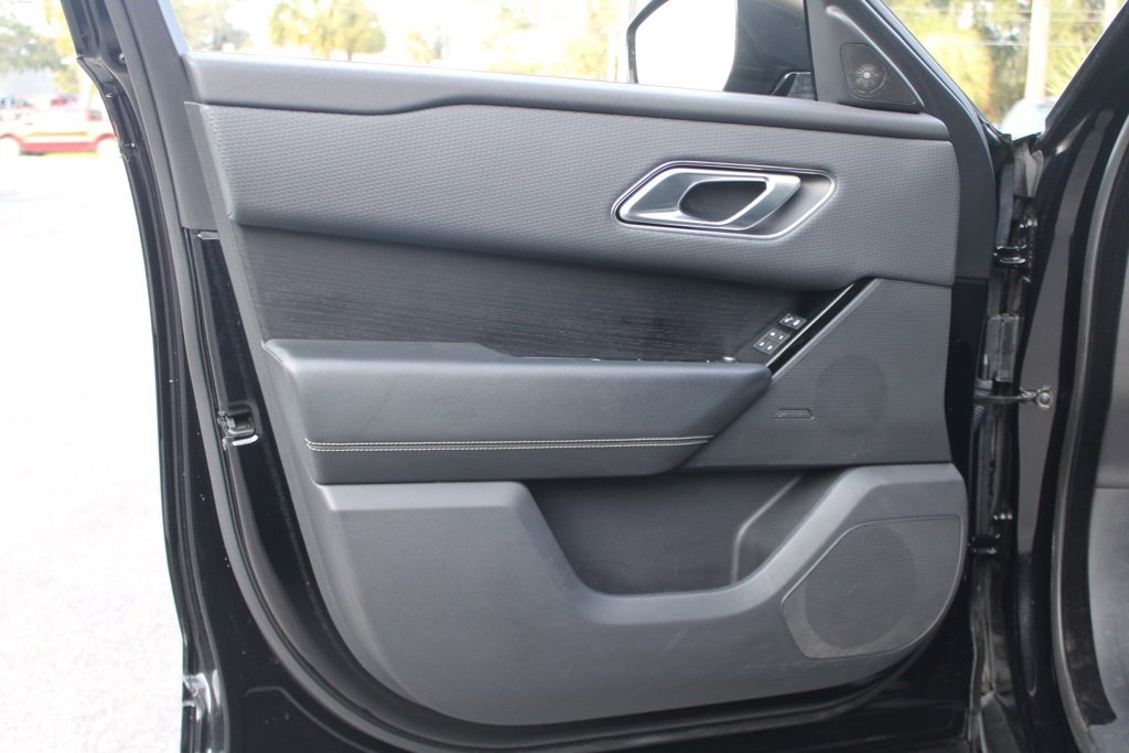 Used 2019 Land Rover Range Rover Velar R-Dynamic HSE image 13