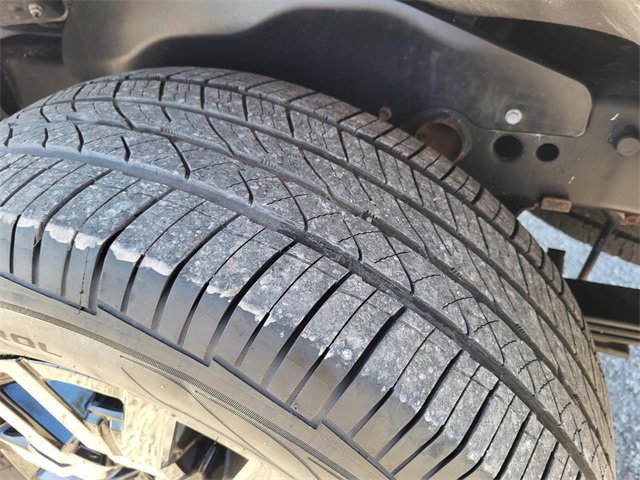 Used 2023 Nissan Frontier SV image 25