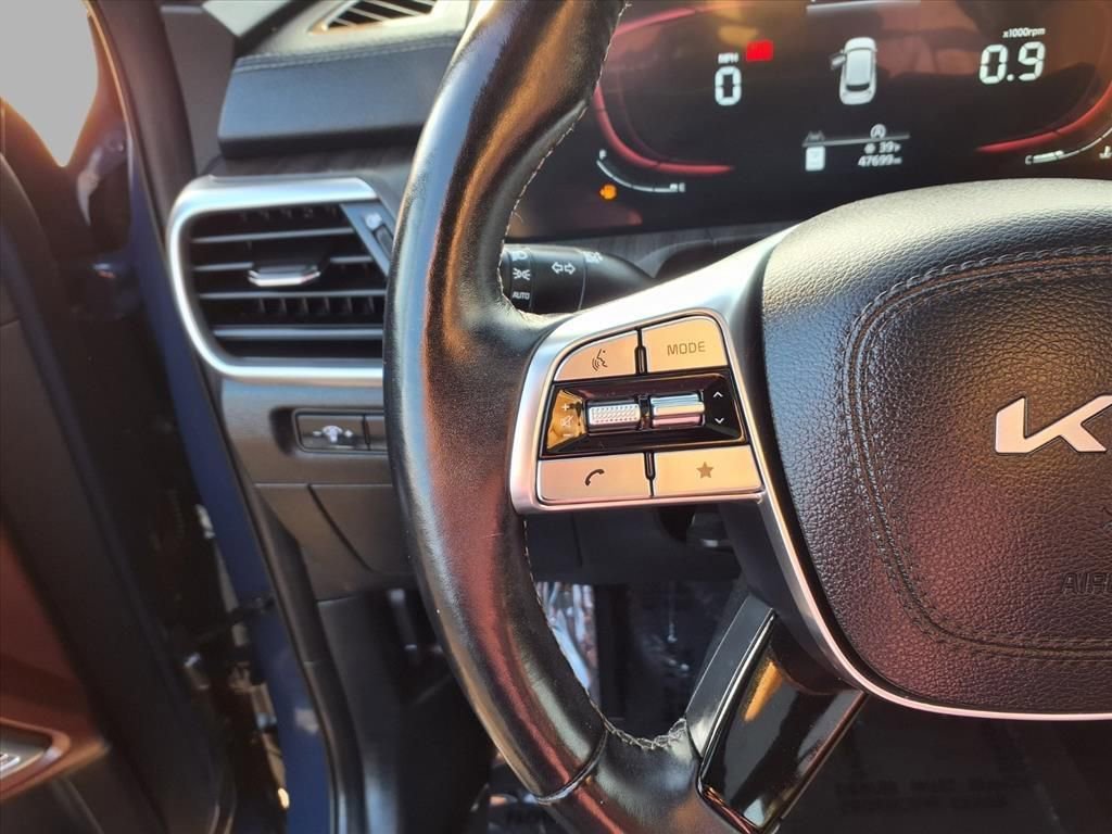 Used 2023 Kia Telluride EX w/ EX Captain's Chair Package image 11