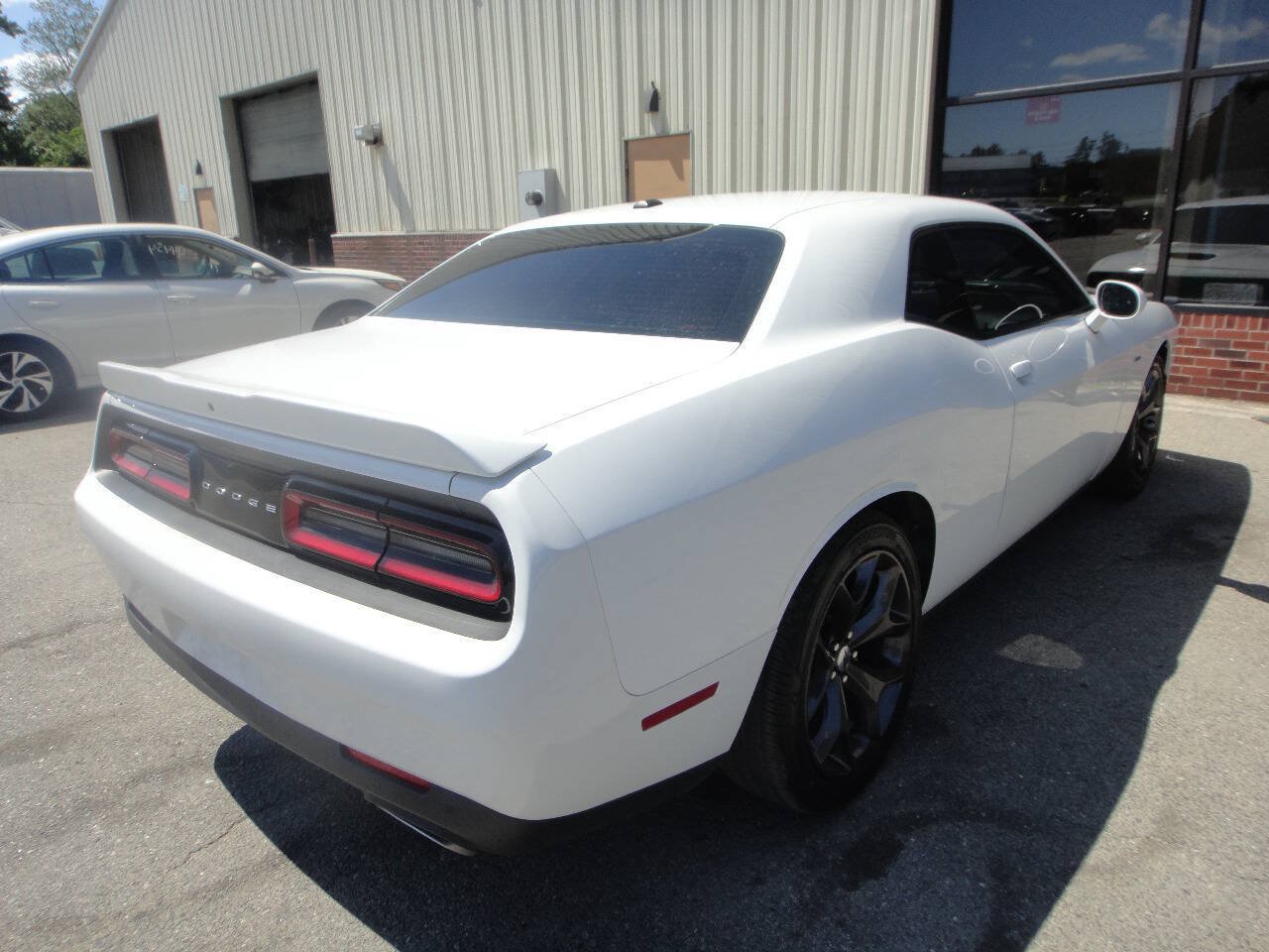 Used 2019 Dodge Challenger R/T RWD image 4