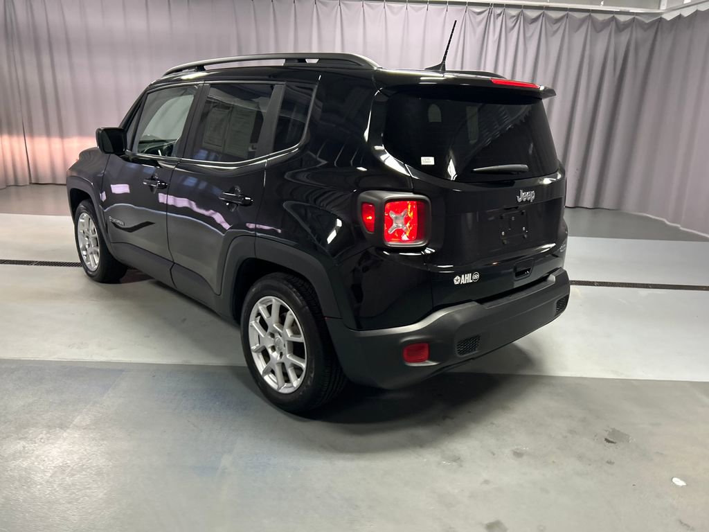 Used 2019 Jeep Renegade Latitude w/ Cold Weather Group FWD image 5