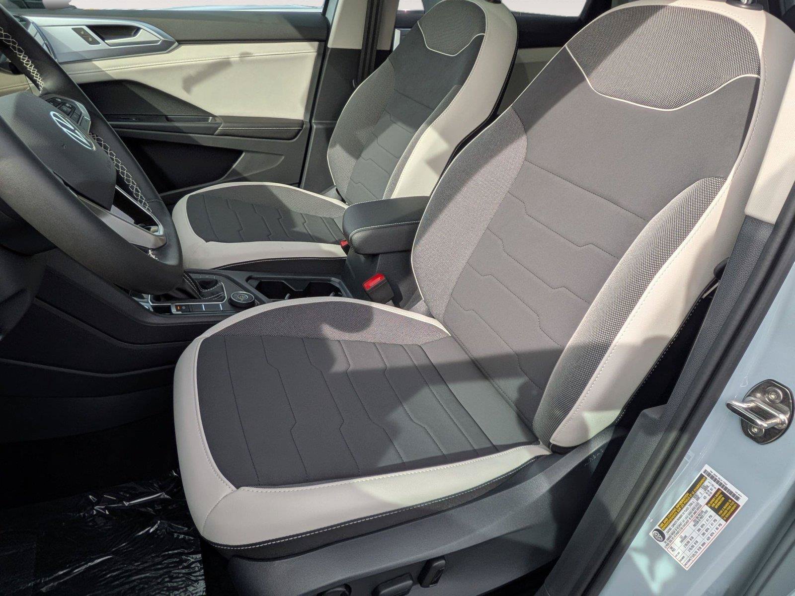 New 2026 Volkswagen Taos SE AWD/4WD image 12