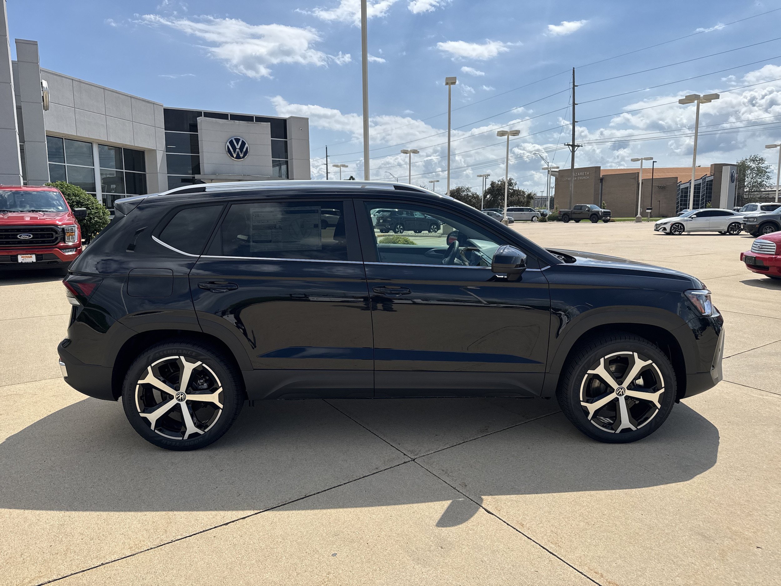 New 2026 Volkswagen Taos SEL AWD/4WD image 3