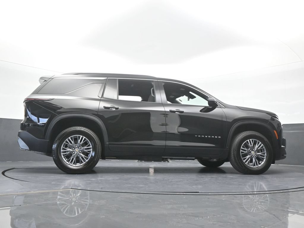 Used 2026 Chevrolet Traverse LT FWD image 61