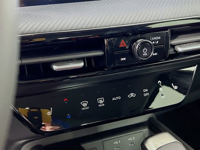 New 2026 Nissan Kicks SR image 14