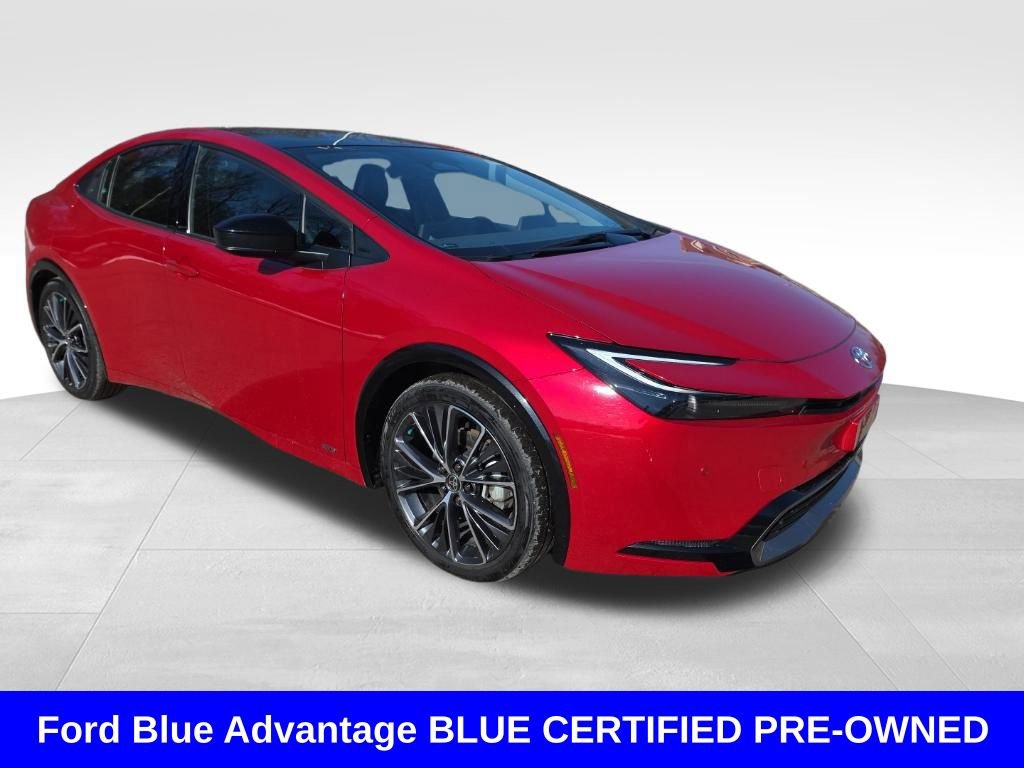 Used 2024 Toyota Prius XLE image 3