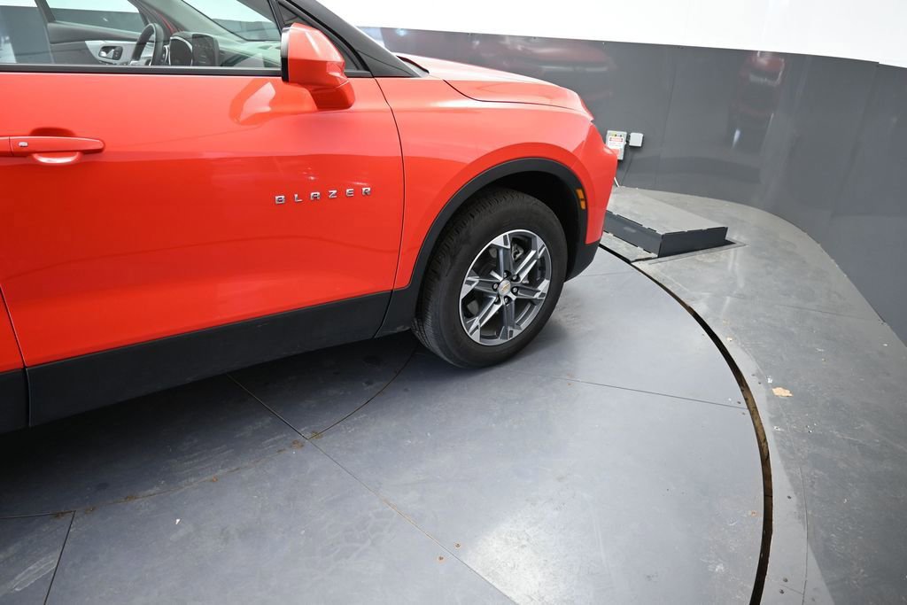 Used 2025 Chevrolet Blazer LT FWD image 21