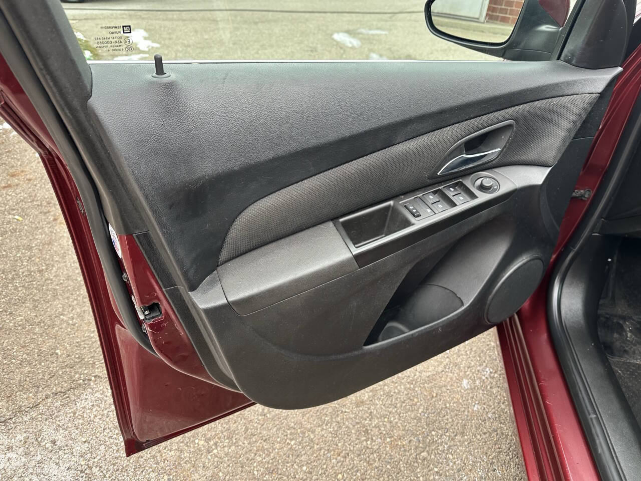 Used 2015 Chevrolet Cruze LT FWD image 17