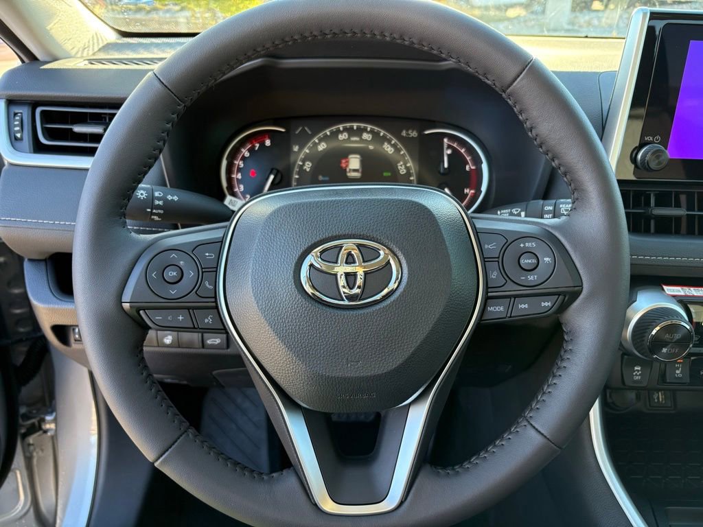 Used 2025 Toyota RAV4 XLE w/ Convenience Package image 20