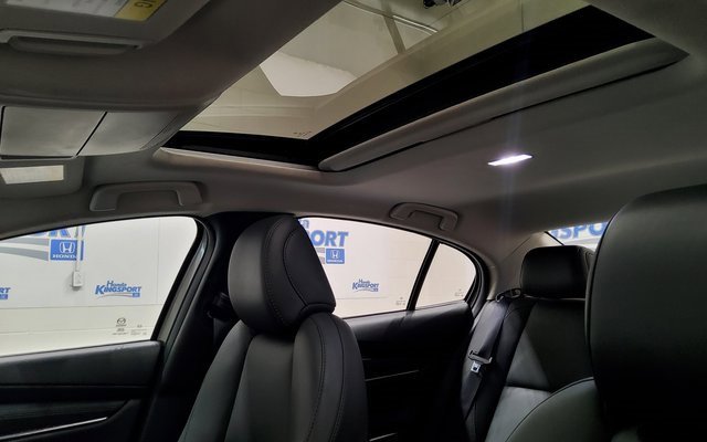 Used 2024 MAZDA MAZDA3 s image 30