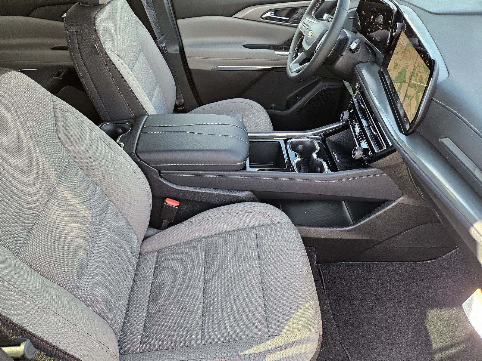 New 2027 Chevrolet Traverse LT w/ Driver Confidence Package FWD image 10
