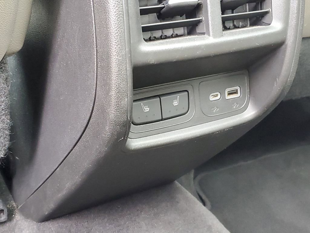 Used 2019 Cadillac XT4 Luxury w/ Cold Weather Package AWD/4WD image 28