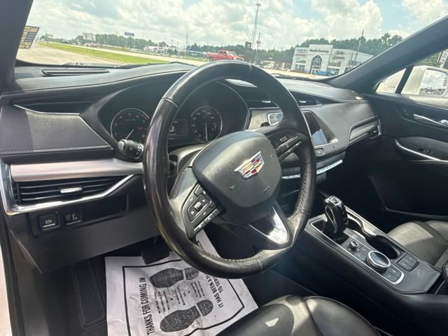 Used 2019 Cadillac XT4 Premium Luxury w/ Cold Weather Package FWD image 16