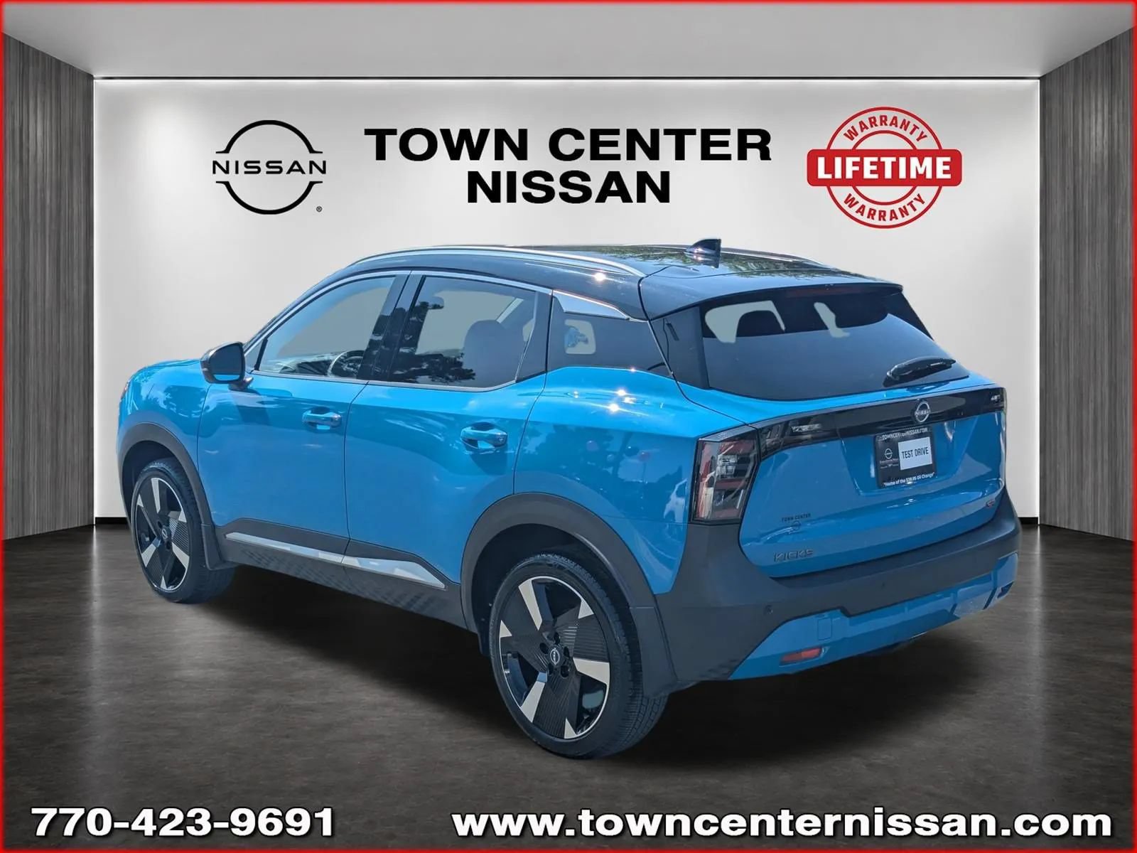 Used 2025 Nissan Kicks SR FWD image 5