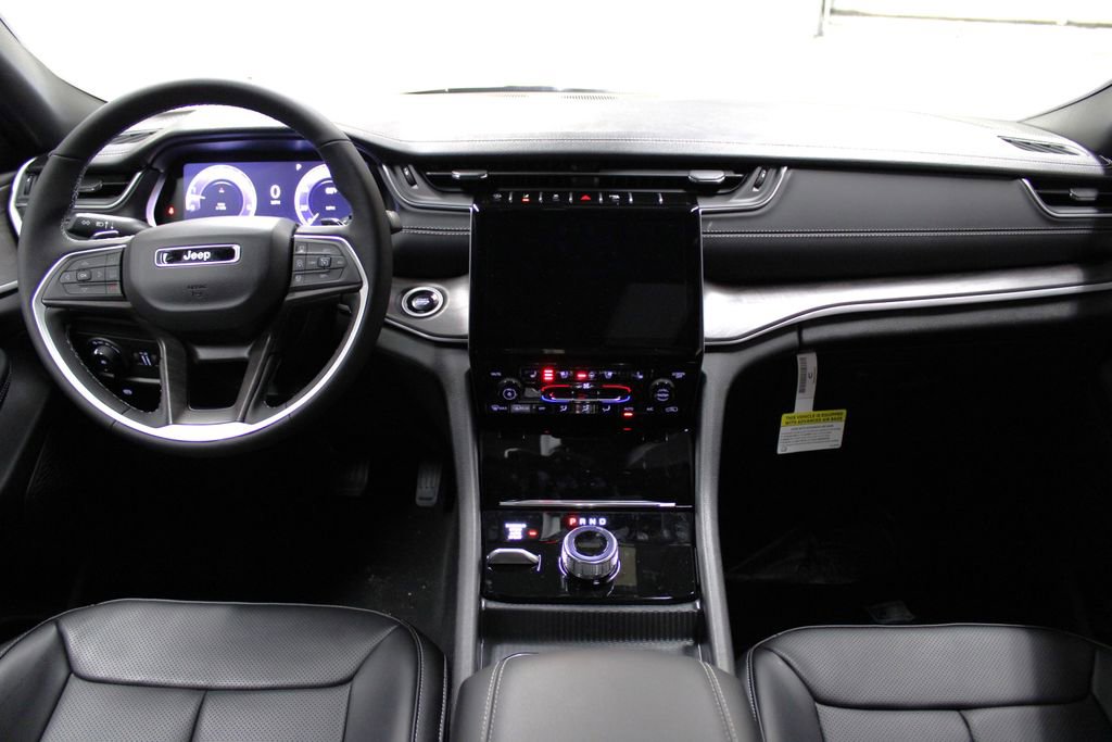 New 2025 Jeep Grand Cherokee Limited w/ Luxury Tech Group II image 9