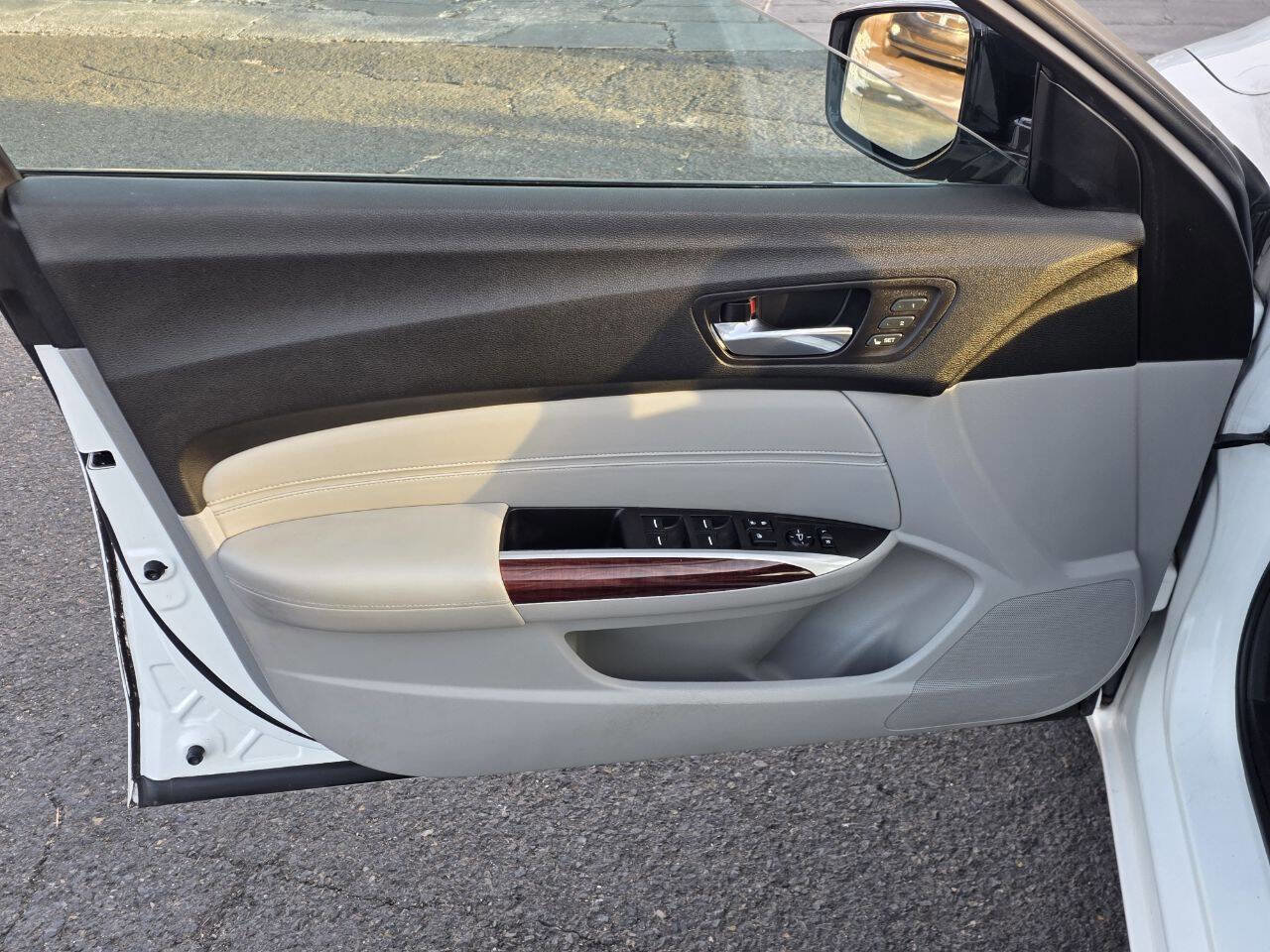 Used 2016 Acura TLX V6 image 9