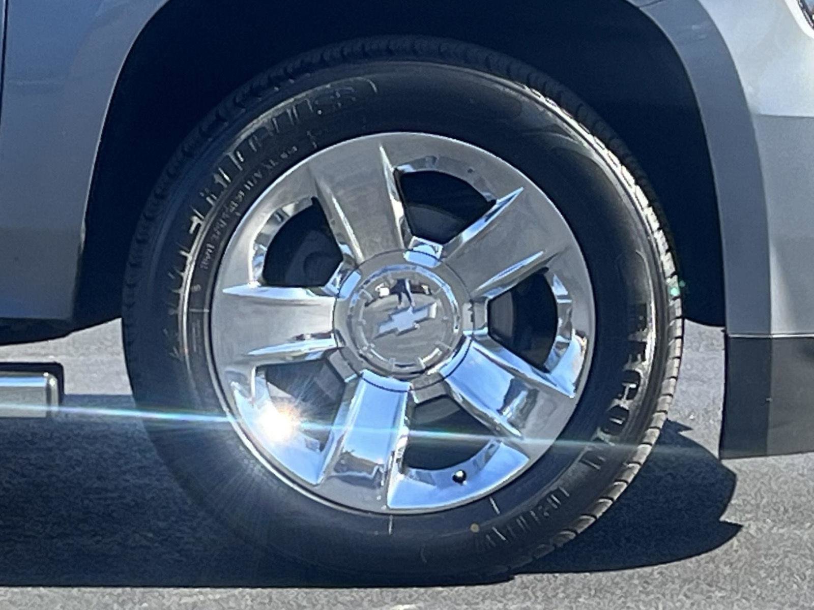 Used 2019 Chevrolet Tahoe LT w/ LT Signature Package image 35