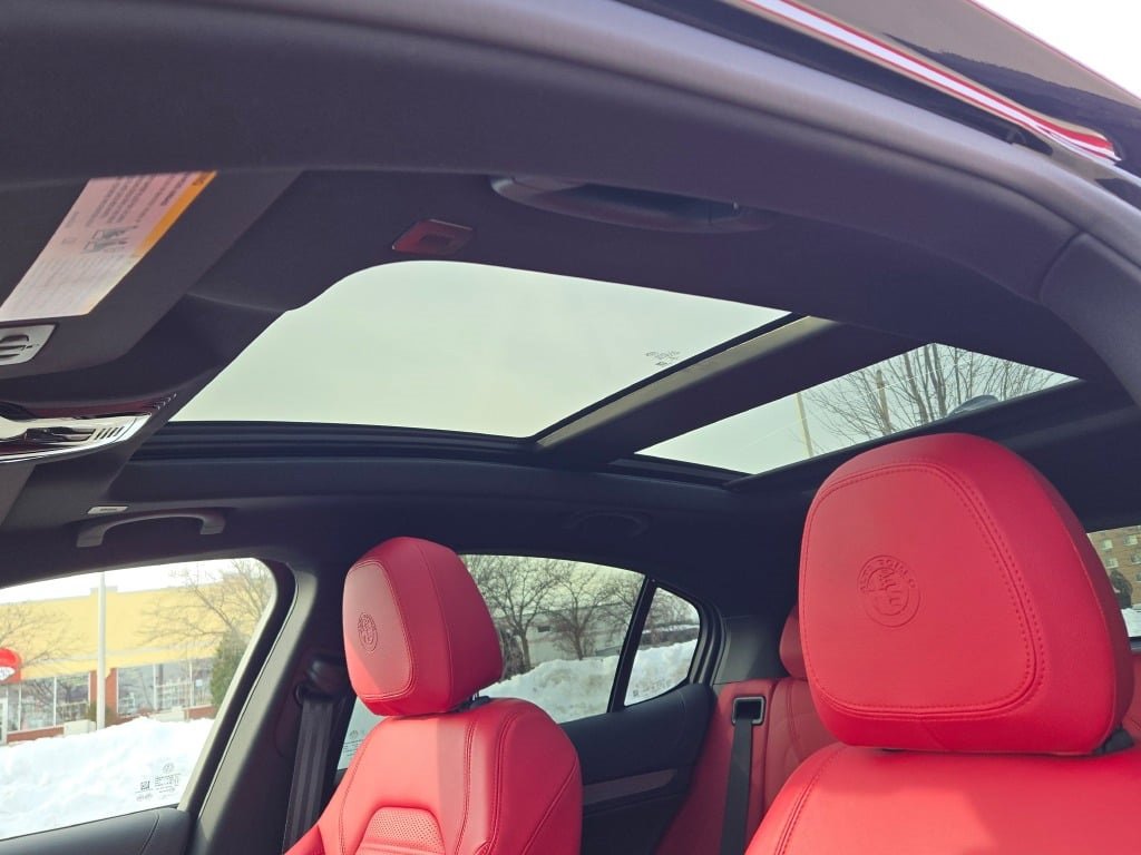 Used 2024 Alfa Romeo Stelvio Veloce image 24