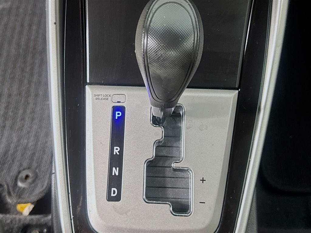 Used 2013 Hyundai Elantra GLS w/ Preferred Pkg image 18