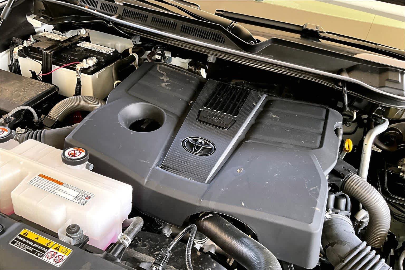Used 2026 Toyota Tundra Limited AWD/4WD image 31