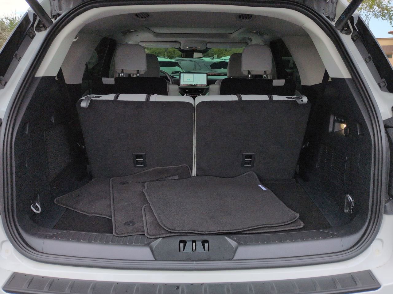 Used 2026 Ford Explorer Platinum w/ LUX Leather Package image 12