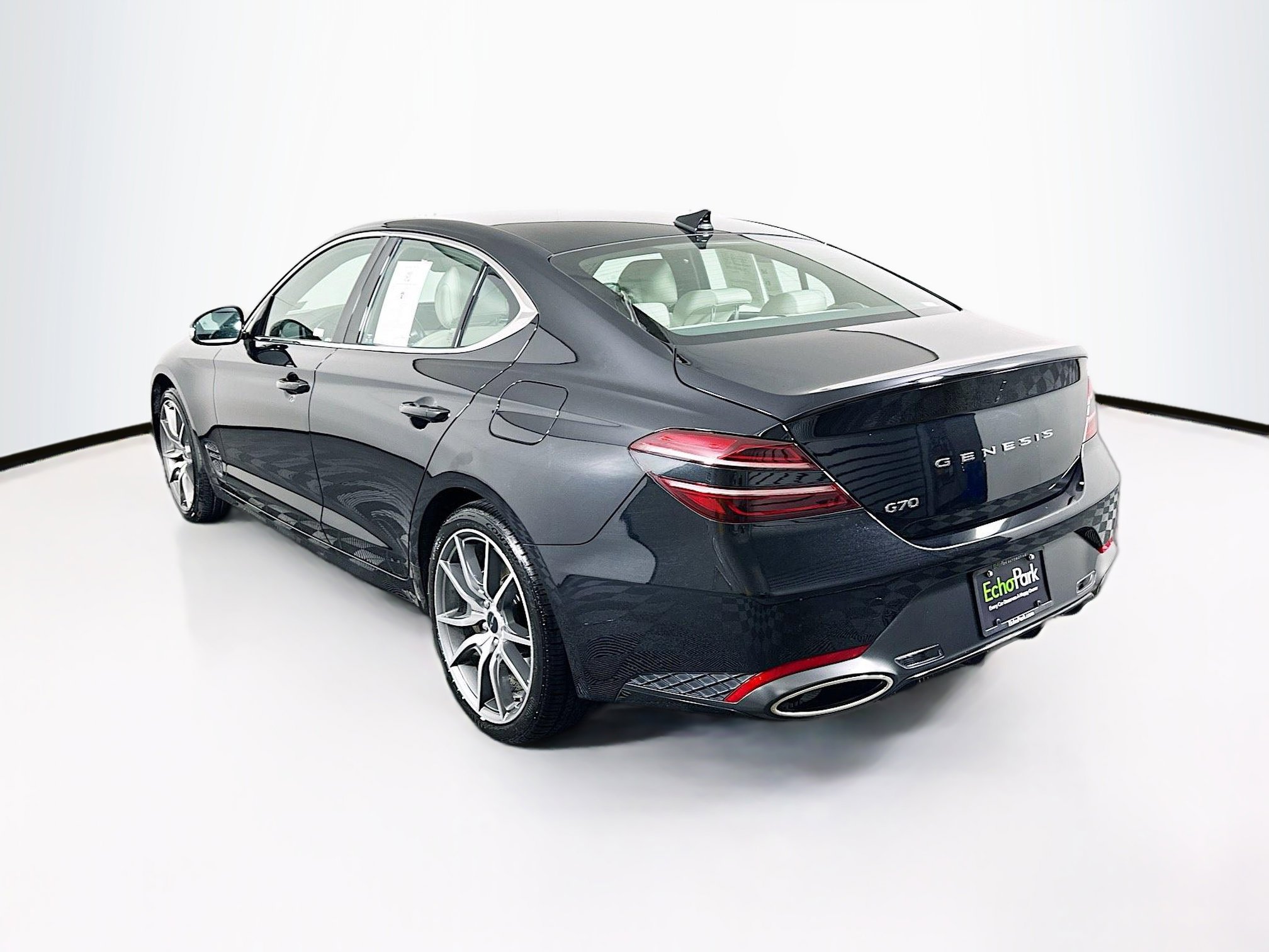 Used 2025 Genesis G70 2.5T image 5