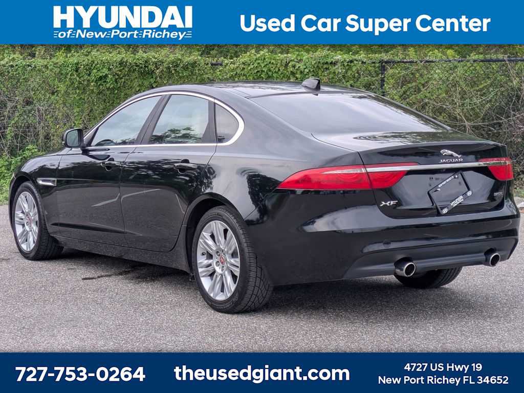 Used 2017 Jaguar XF RWD image 3