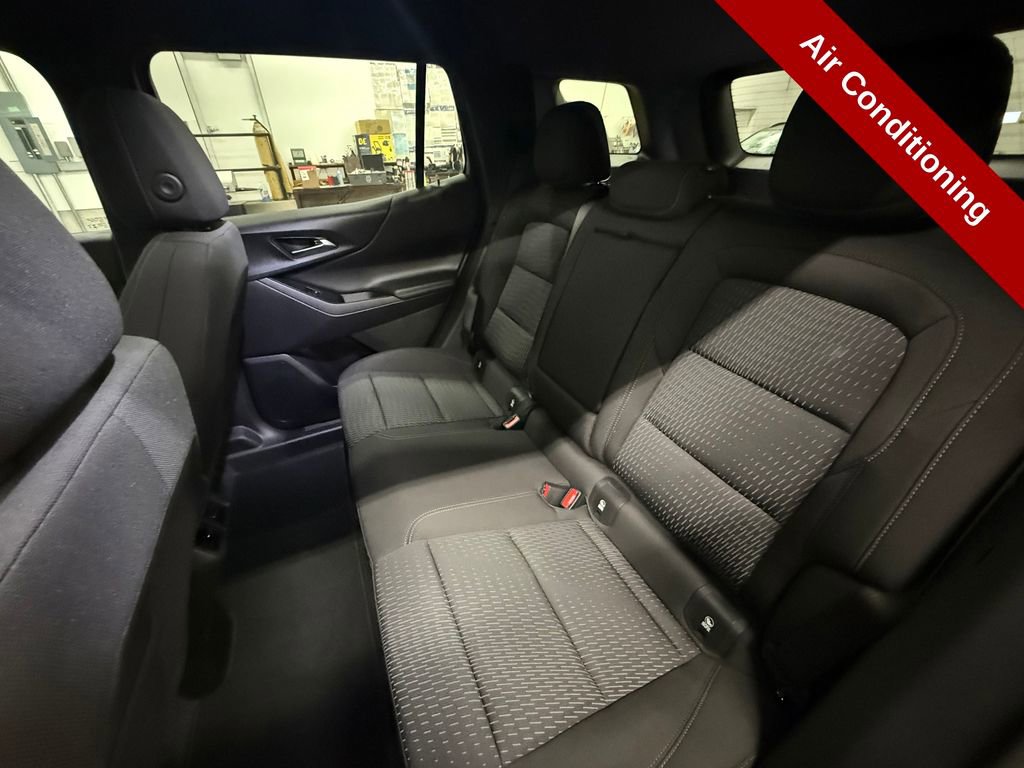 Used 2025 Chevrolet Equinox LT w/ Safety and Technology Package image 36