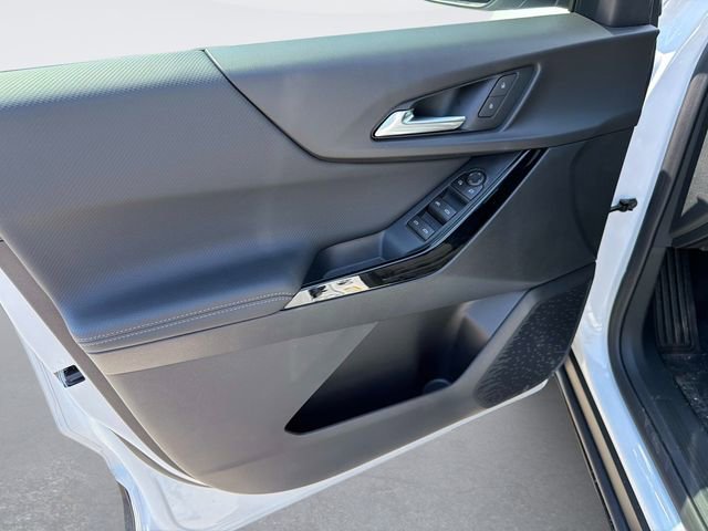 New 2026 Chevrolet Equinox LT w/ Safety and Technology Package FWD image 18