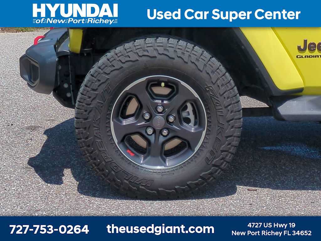 Used 2023 Jeep Gladiator Rubicon w/ Trailer Tow Package AWD/4WD image 10