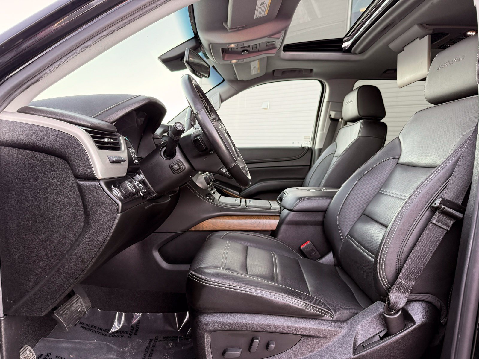 Used 2020 GMC Yukon Denali w/ Denali Ultimate Package AWD/4WD image 17