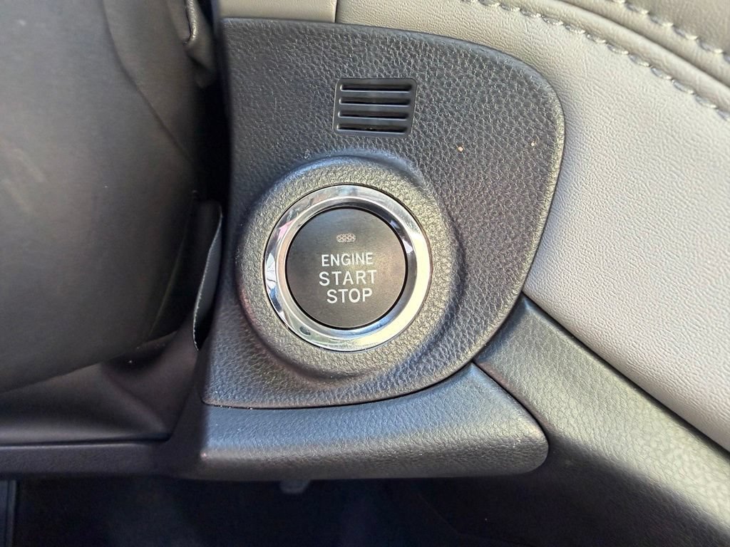 Used 2025 Subaru Outback Limited AWD/4WD image 15