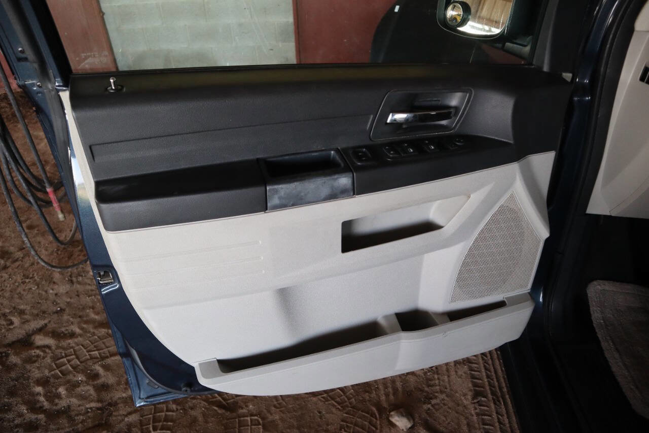 Used 2009 Dodge Grand Caravan SE w/ Climate Group image 34