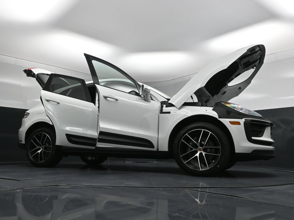 New 2026 Porsche Macan AWD/4WD image 37